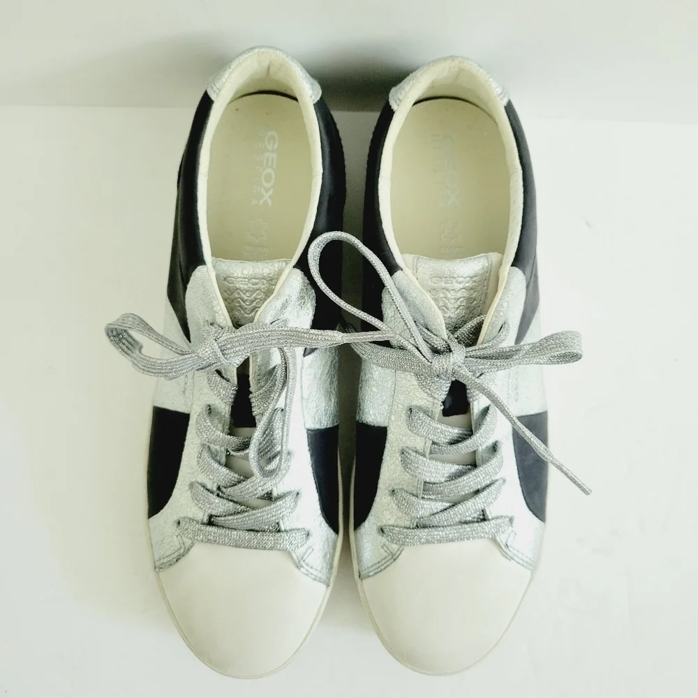 New Geox Respira Leather Italian Patent Sneakers, Size 10,5